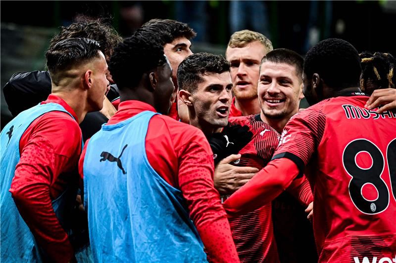 لاعبو ميلان