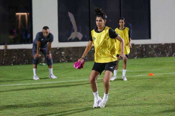 الجزائرية نورة بوعيطة مع الأمل