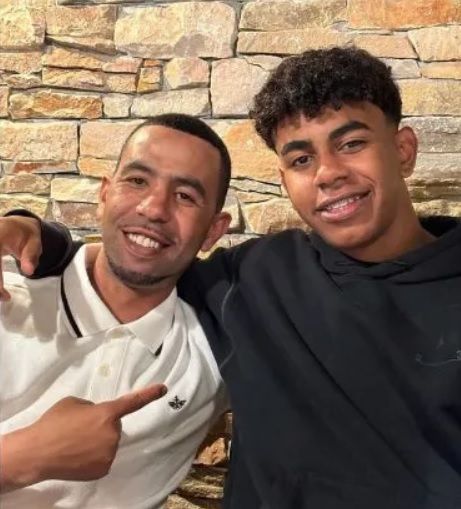 لامين يامال مع والده