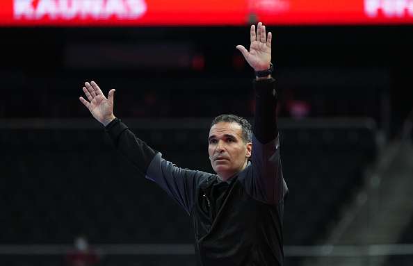 هشام الدكيك