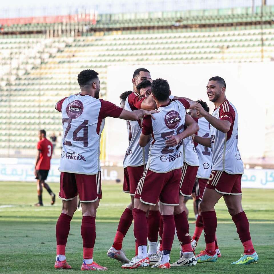 لاعبو الأهلي