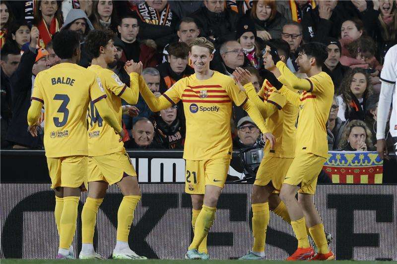 لاعبو برشلونة