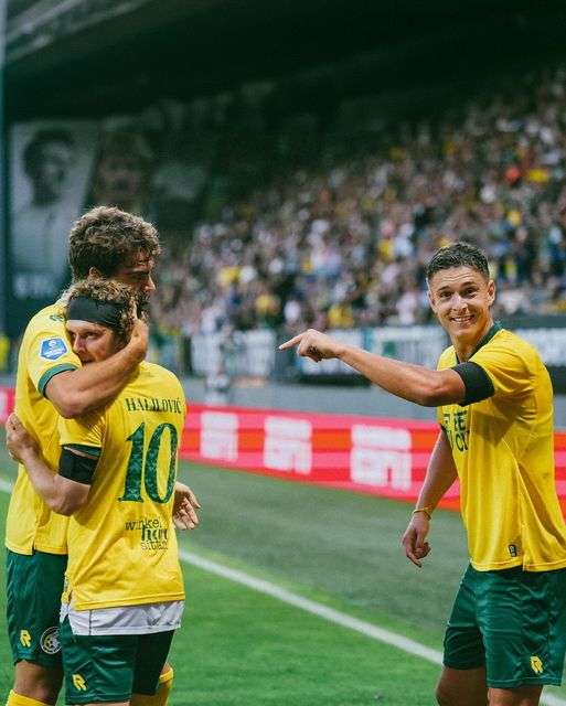 فرحة لاعبي فورتونا سيتارد