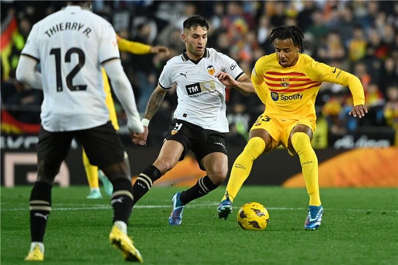 لقاء سابق بين الفريقين