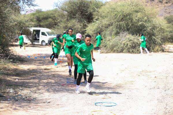 لاعبات الأمل في جبال الشفا