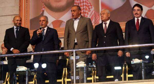 من الافتتاح