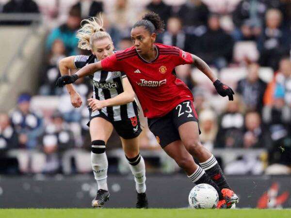 نيوكاسل يونايتد ومانشيتر سيتي