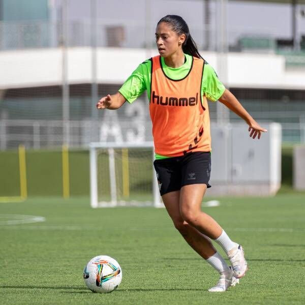 ياسمين زهير