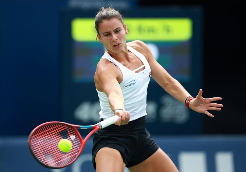 إيما نافارو