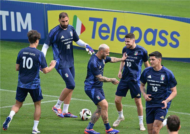 لاعبو منتخب إيطاليا