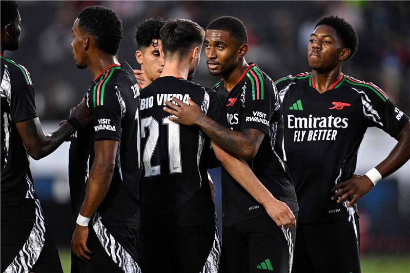 لاعبو آرسنال