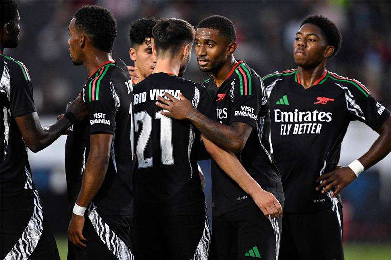 لاعبو آرسنال