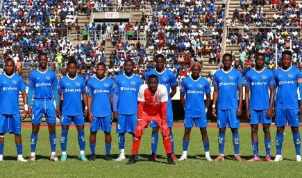 لاعبو ديناموز