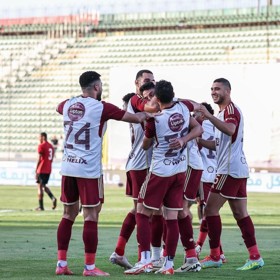 لاعبو الأهلي