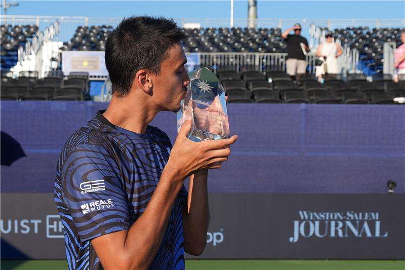 لورينزو سونيجو