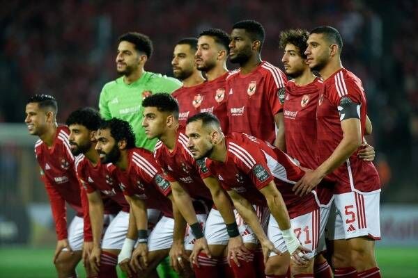 لاعبو الأهلي