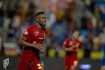 جوليان كينونيس