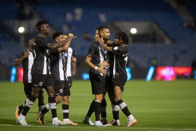 لاعبو الشباب