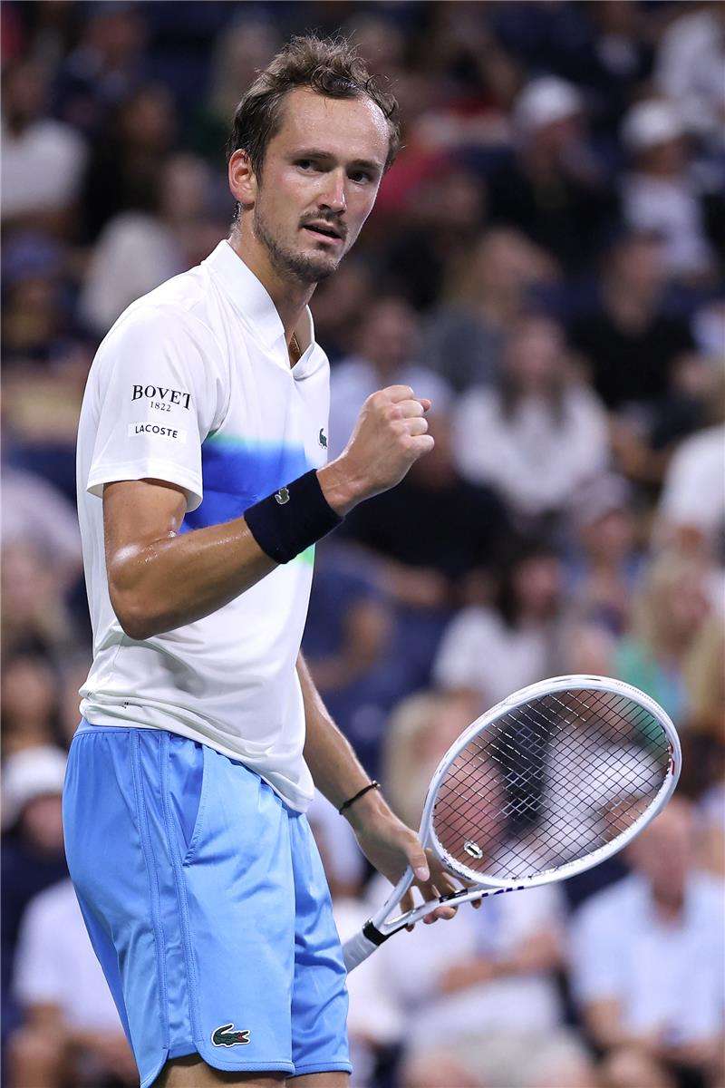 دانيل ميدفيديف