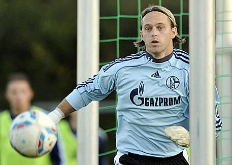 الحارس الالماني تيمو هيلدبراند ومشاركته الاولى مع شالكه