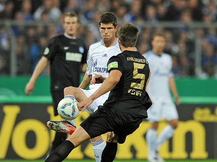 هنتلار في مباراة شالكه وكالسروه