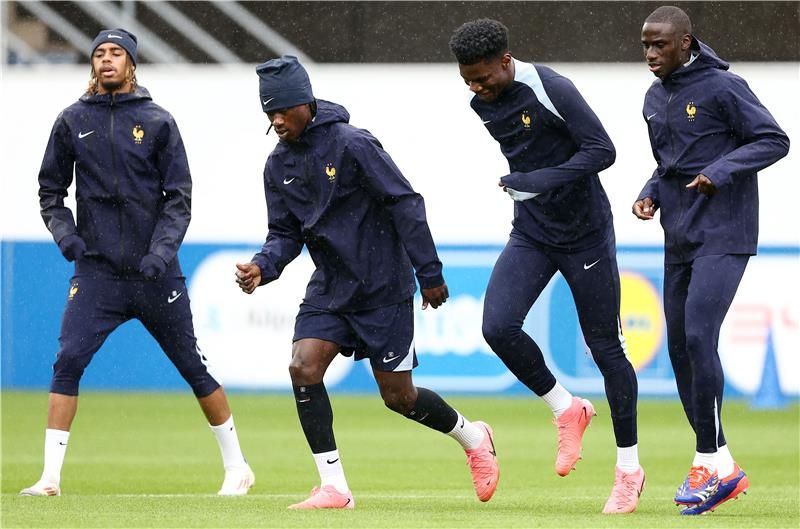 لاعبو منتخب فرنسا