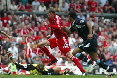 بيتر كراوتش يسجل هدف الفوز لليفربول