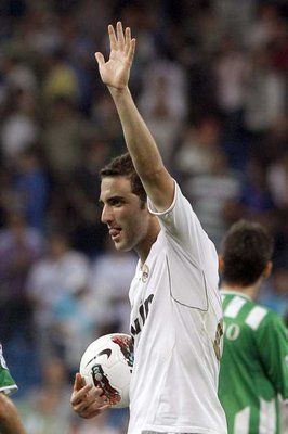 جونزالو إيجواين