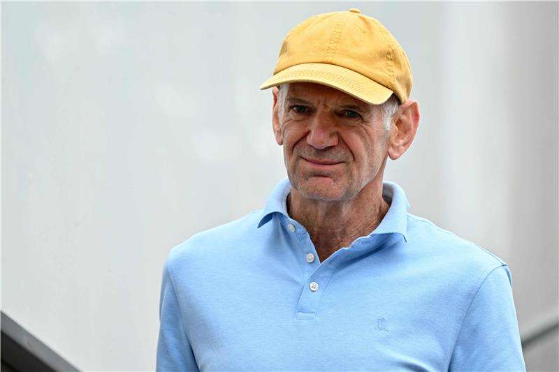 أدريان نيوي