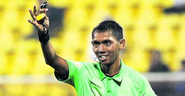 الحكم السنغافوري مالك عبد البشير