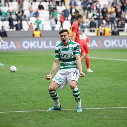 كونراد ميشالاك