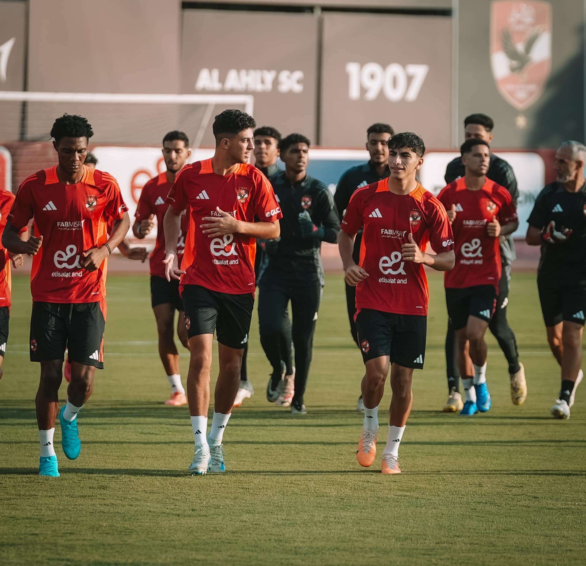 لاعبو الأهلي