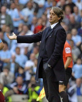 الايطالي روبرتو مانشيني مدرب مانشستر سيتي