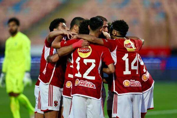 لاعبو الأهلي