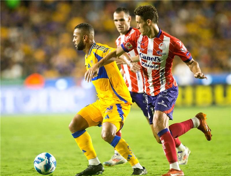 من مباراة تيجريس أونال وأتلتيكو سان لويس