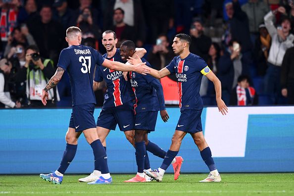 فرحة لاعبي باريس