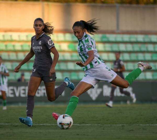 ياسمين زهير ضد ريال مدريد