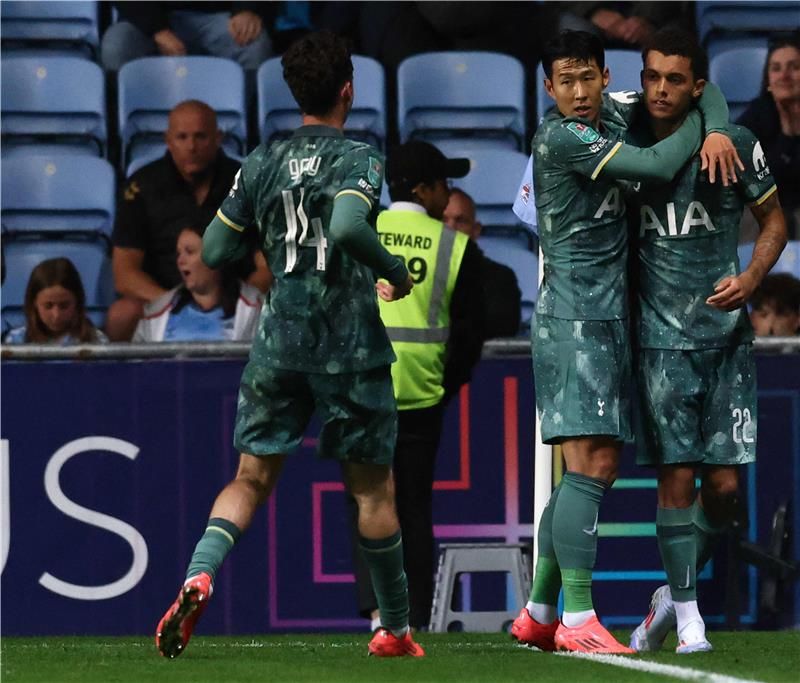 لاعبو توتنهام هوتسبير