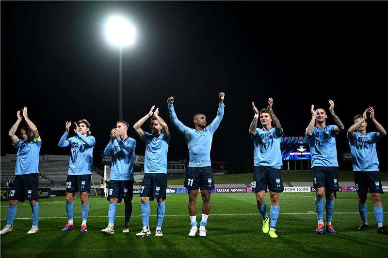 لاعبو سيدني إف سي