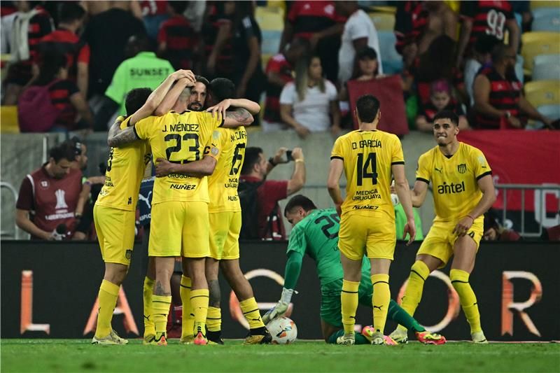 لاعبو بينيارول