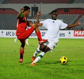طلال العبسي يتعرض لمخاشنة من لاعب بنغلاديش