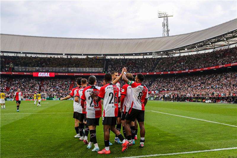 لاعبو فينورد