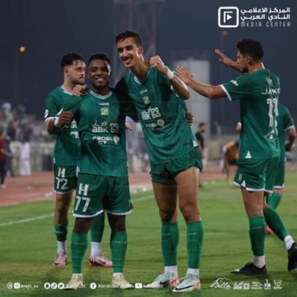 لاعبو العربي