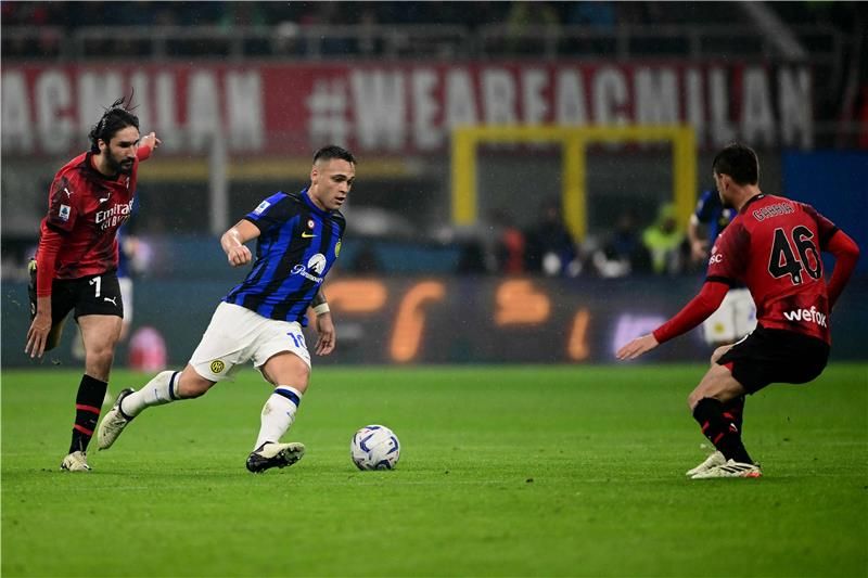 لقاء سابق بين الفريقين