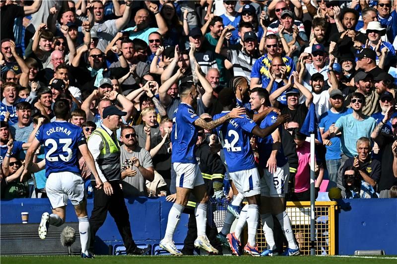 لاعبو إيفرتون