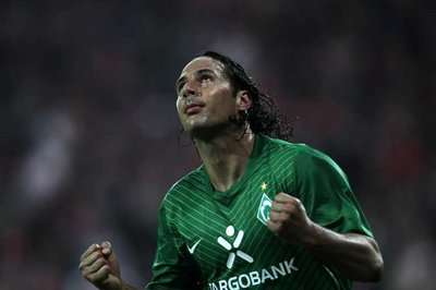 بيتزارو يسجل هدف الـ150 بالدوري الالماني