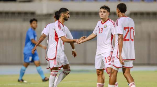 لاعبو منتخب الإمارات