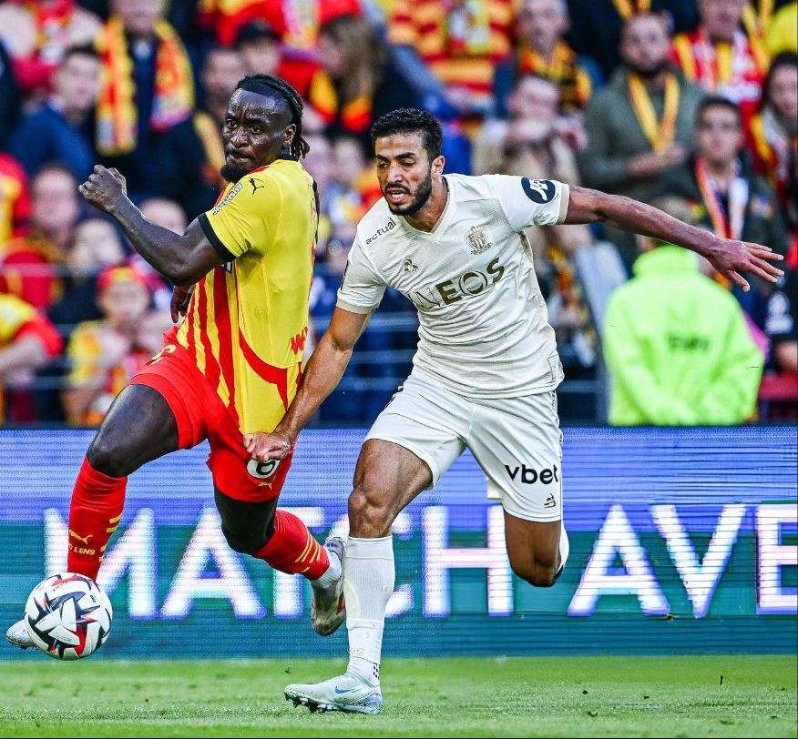 محمد عبد المنعم أمام لانس