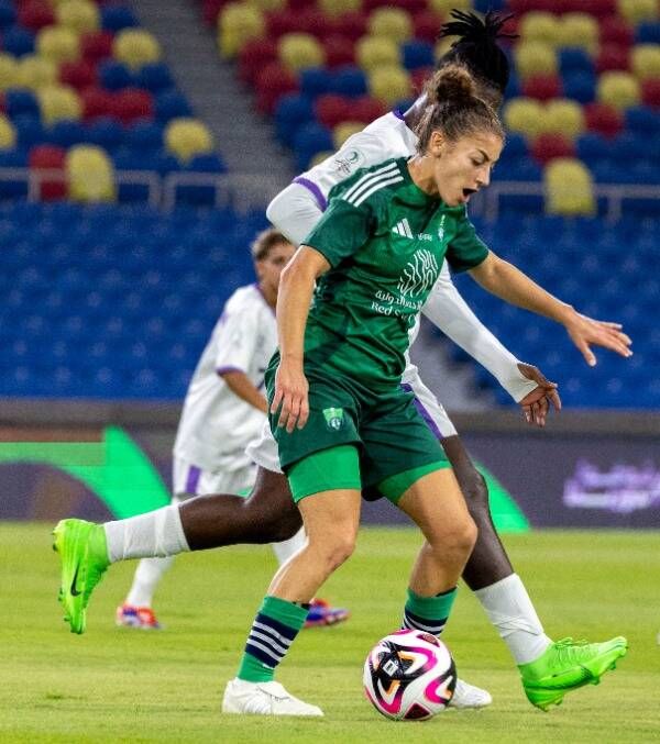 نهلة إيلودي النقاش مع الأهلي