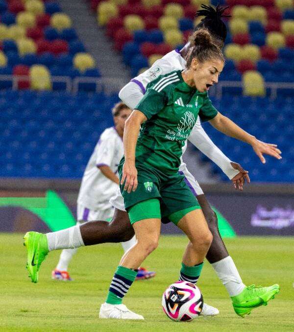 نهلة إيلودي النقاش مع الأهلي